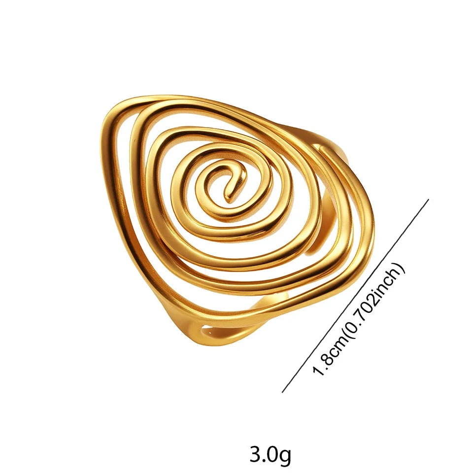 Anillo ancho en forma de espiral texturizada