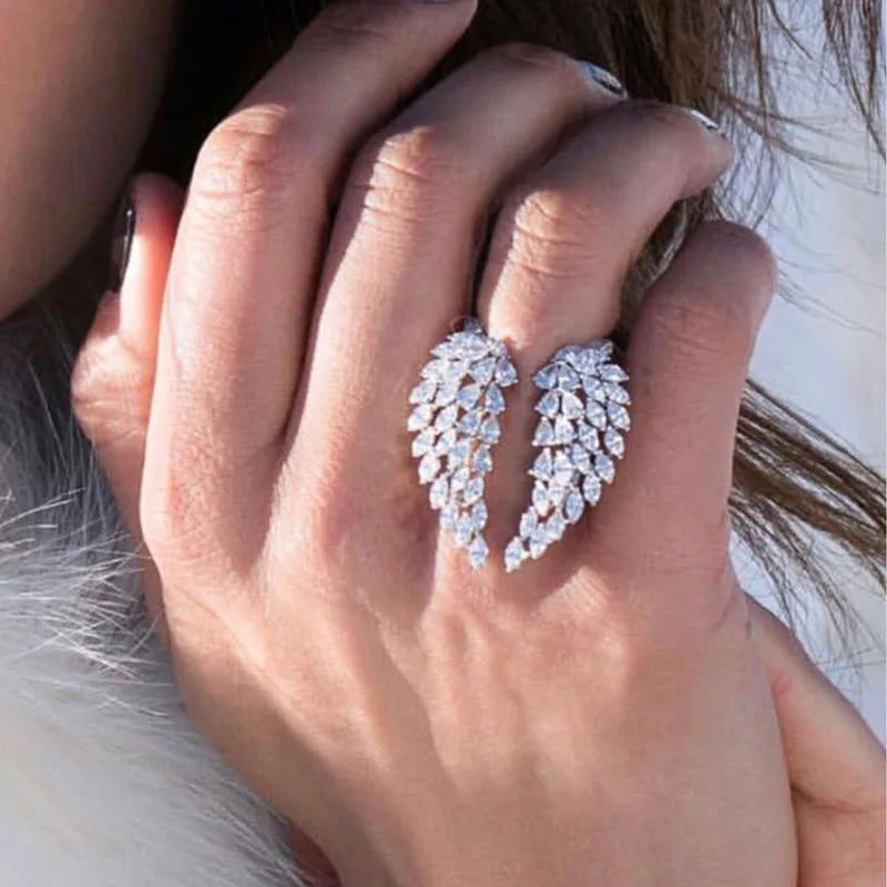 Anillo Pluma en Circonio plateado