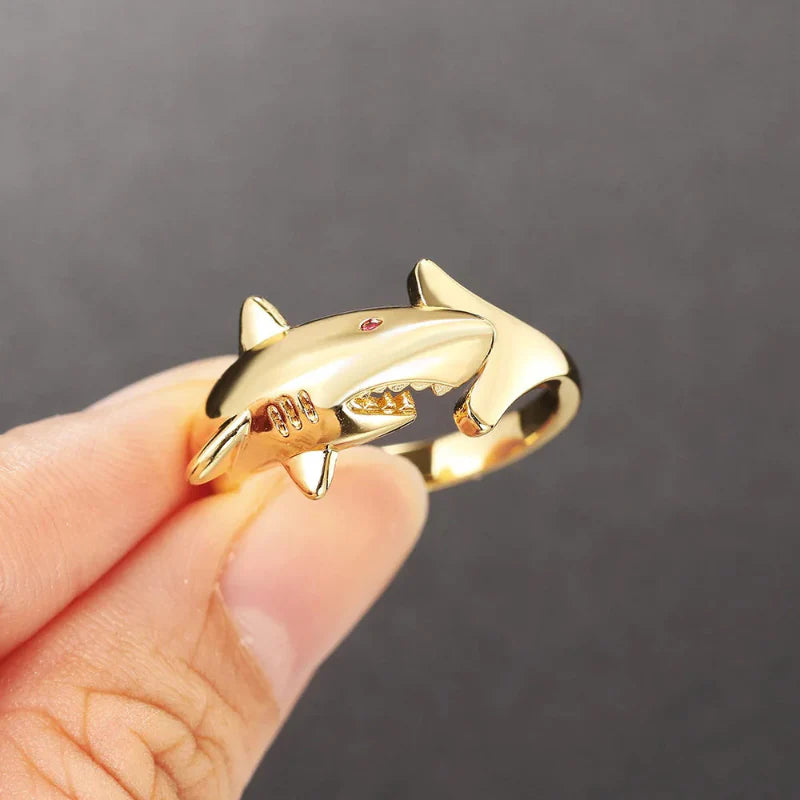 Anillo Tiburón con Zirconia oro