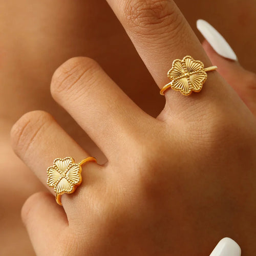 Anillo Retro con Trébol de 4 Hojas