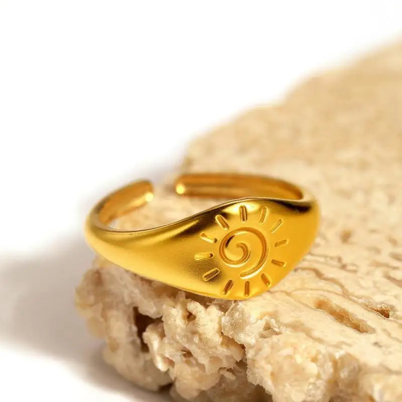 Anillo Retro Sol Astros oro