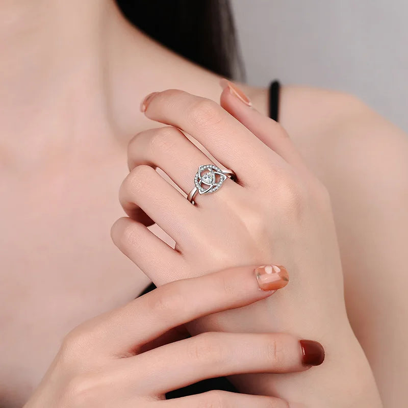 Anillo Triquetra Nudo de la Trinidad Irlandés Celta plata