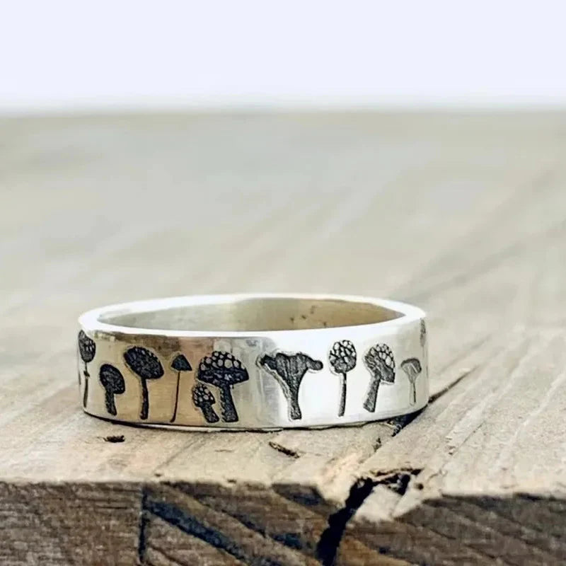 Anillo Vintage con hongos