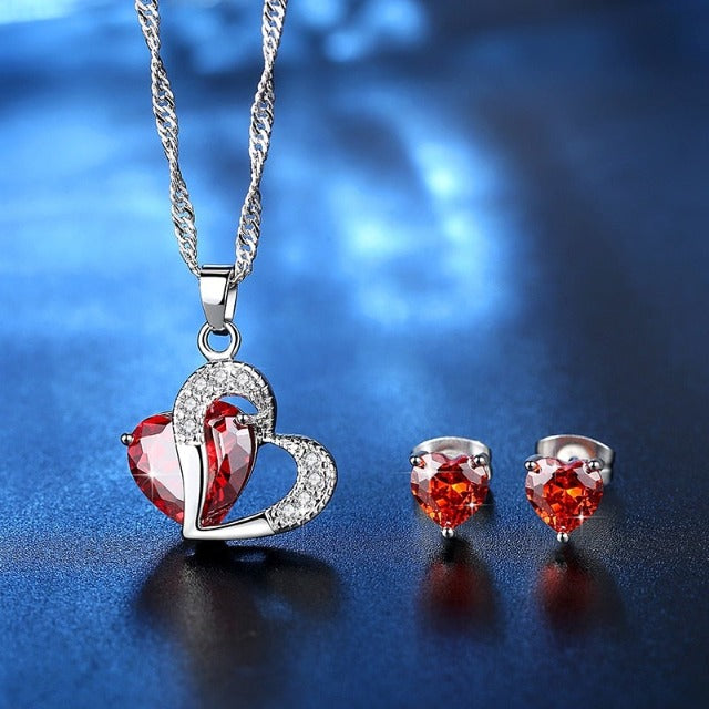 Collar y Aretes Corazón Joyas en rojo