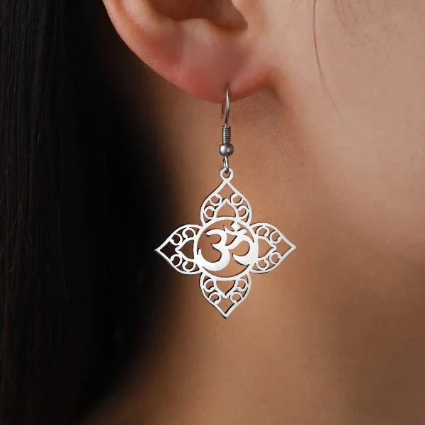 Arete Om Budista de plata