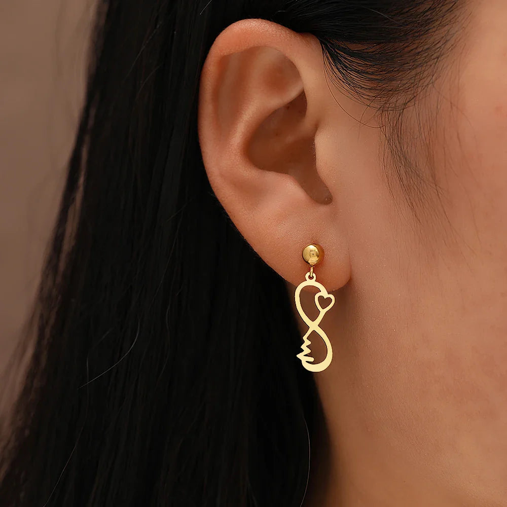 Aretes Infinito Corazón oro
