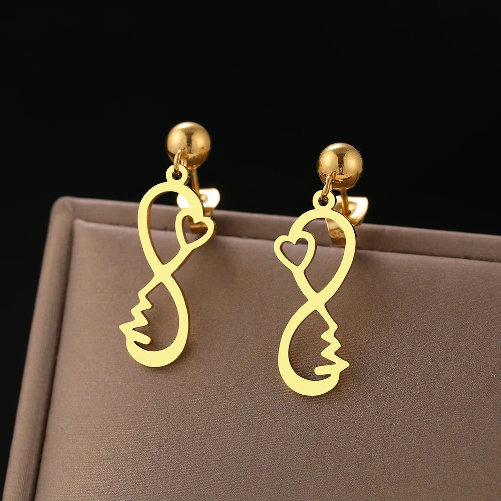Aretes Infinito Corazón Oro