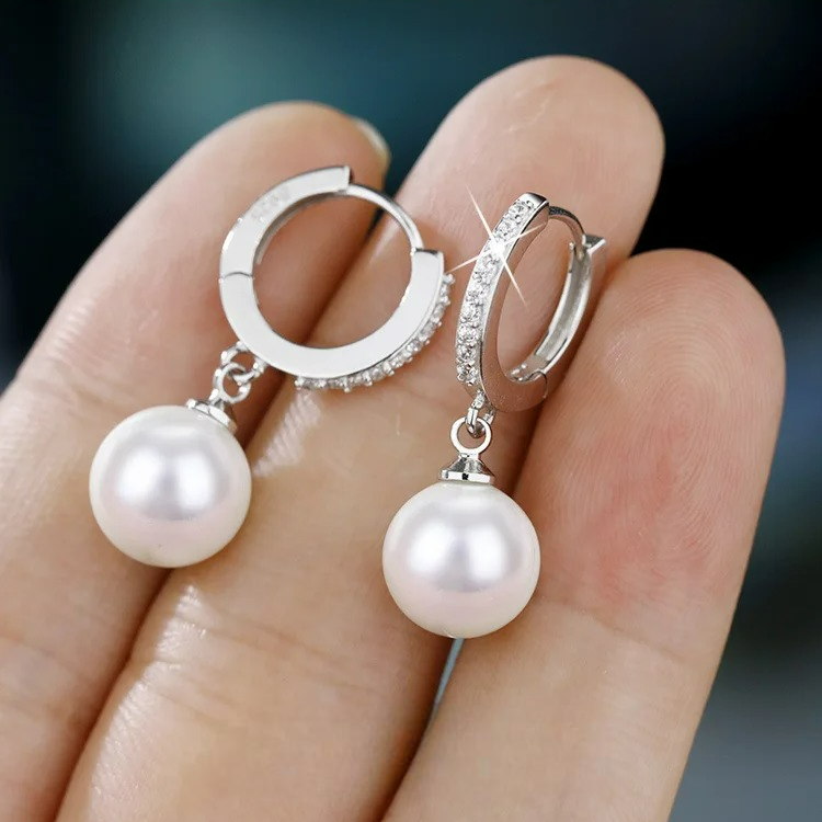 Aretes Clásicos con Perla y Circón