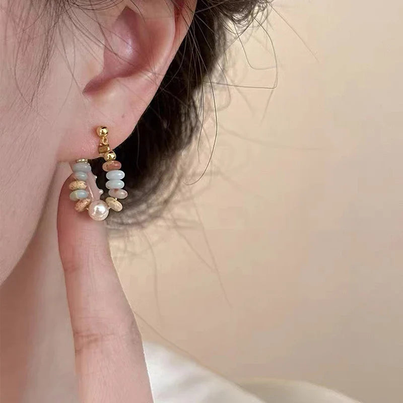 Aretes de botón con perla y piedras
