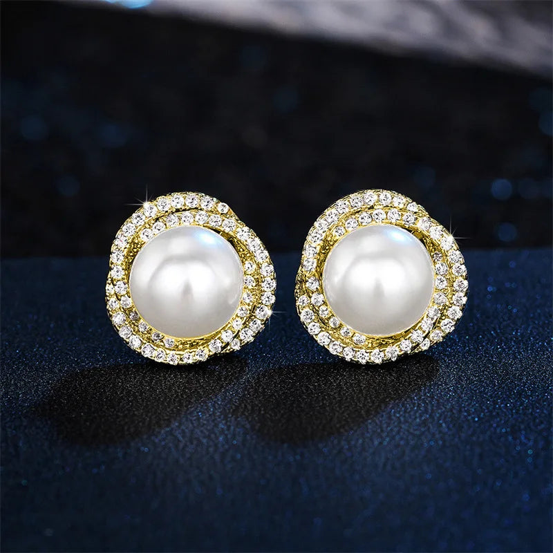 Aretes de botón con perlas y strass dorados