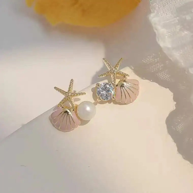 Aretes de Botón con Conchas y Perla