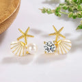 Aretes de Botón con Conchas y Perla