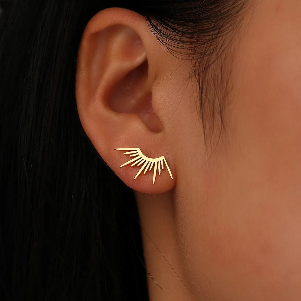 Aretes de botón en media luna Sol oro
