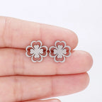 Aretes de botón en hoja de trébol de 4 hojas plata