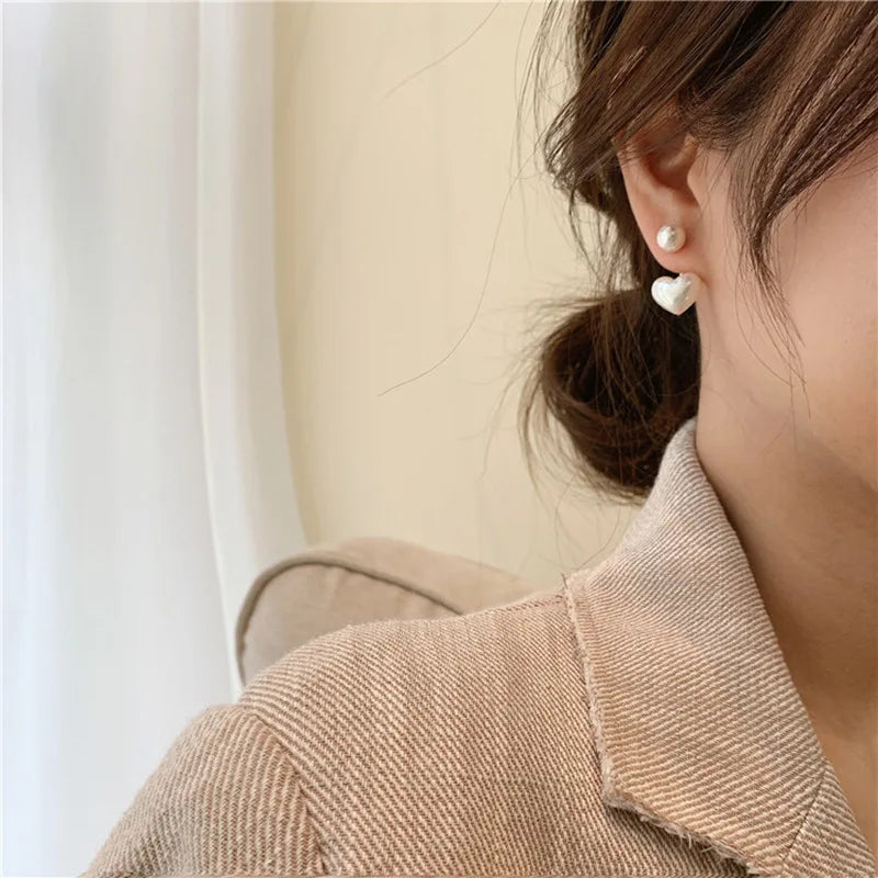 Aretes de Perla Blanca en Forma de Corazón