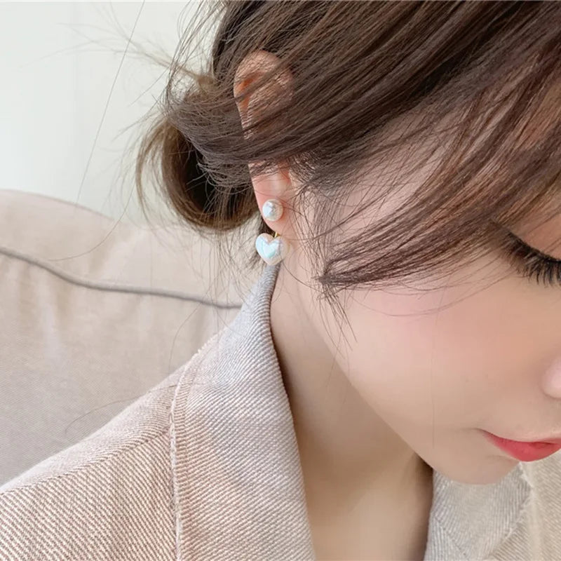 Aretes de Perla Blanca en Forma de Corazón