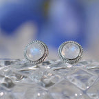 Aretes de Clavo para Mujer con Piedra de Luna
