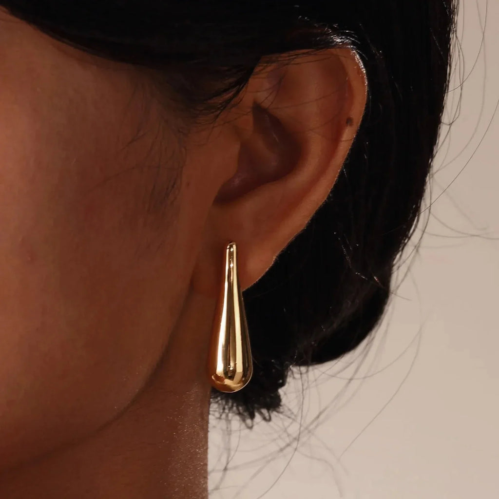 Aretes de Botón Finos en Forma de Gota de Agua