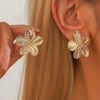Aretes de botón Flor de cinco pétalos oro