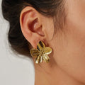 Aretes de Botón Flor de Cinco Pétalos Abiertos Dorados