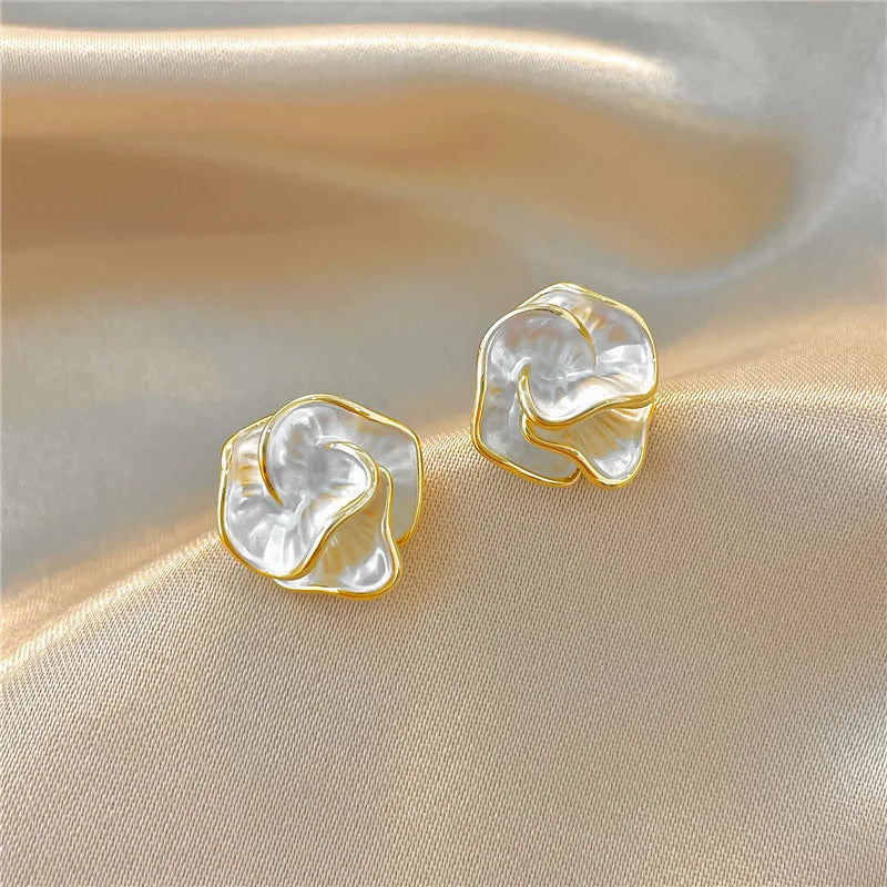 Aretes de Botón Flor de Camelia
