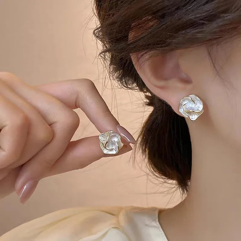 Aretes de Botón Flor de Camelia