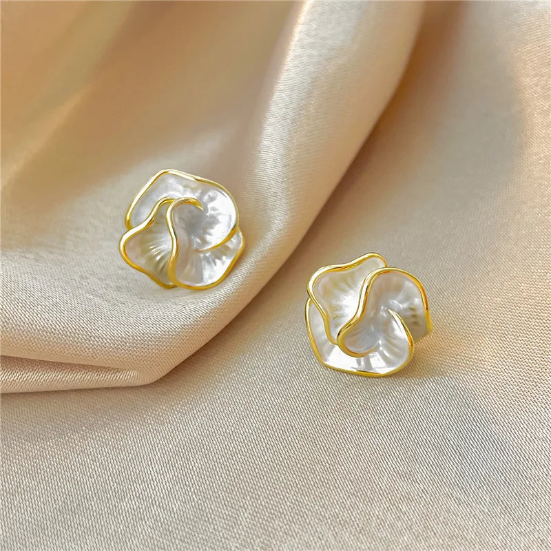 Aretes de Botón Flor de Camelia