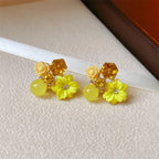 Aretes de botón con flores y perlas amarillas 1