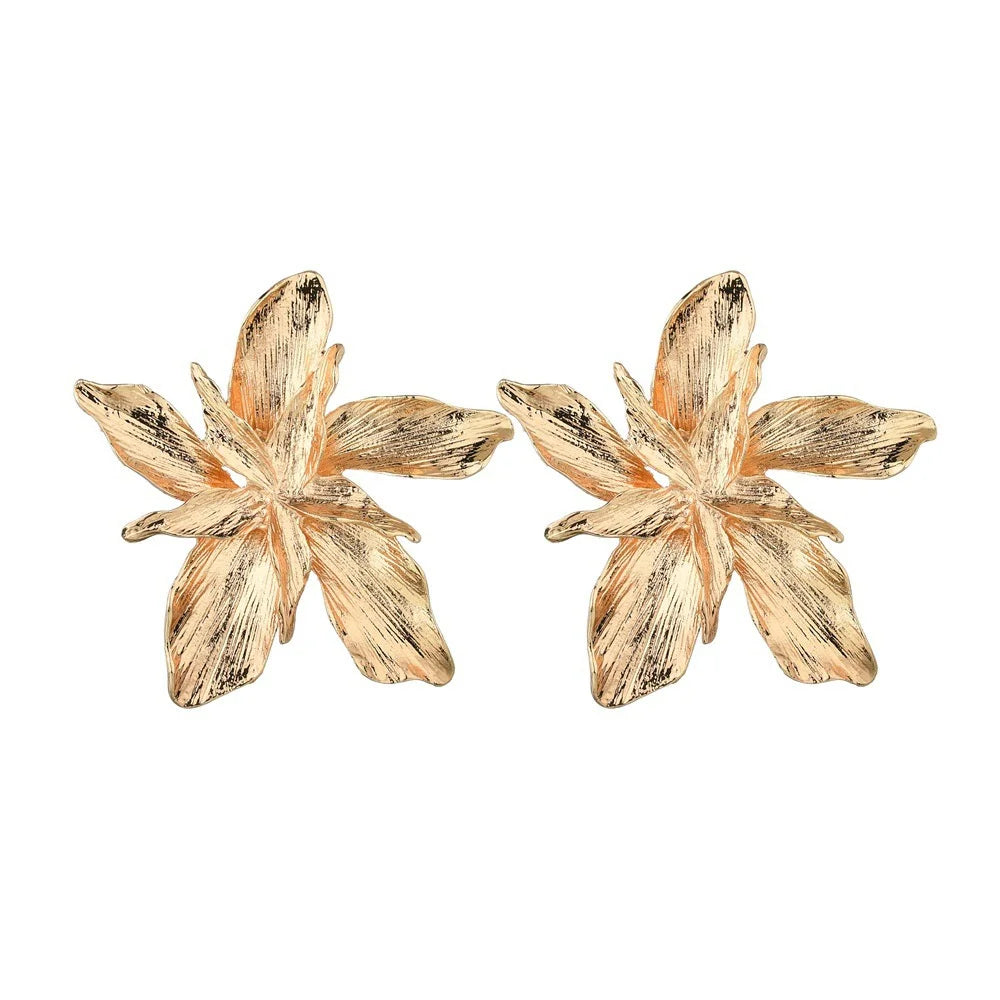 Aretes de botón Flor Grande Asimétrica oro