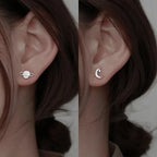 Aretes de botón Luna y Esfera en Zirconia plateada