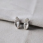 Aretes de Botón Mano de Buda en Plata