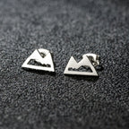 Aretes de Montaña Minimalistas de Botón en plata