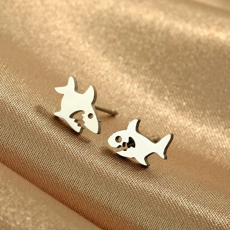 Aretes de Clavo Tiburón en plata