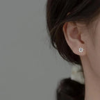 Aretes de botón Sol con Zirconia