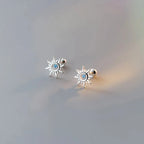 Aretes de botón Sol con Zirconia