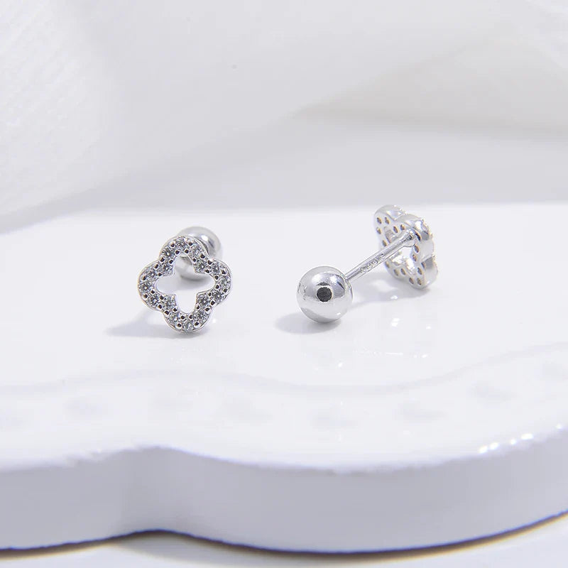 Aretes de Botón Trébol de 4 Hojas plata