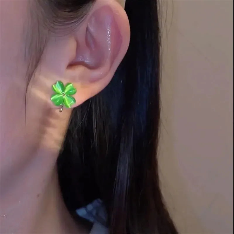 Aretes de Botón Trébol de 4 Hojas Verde