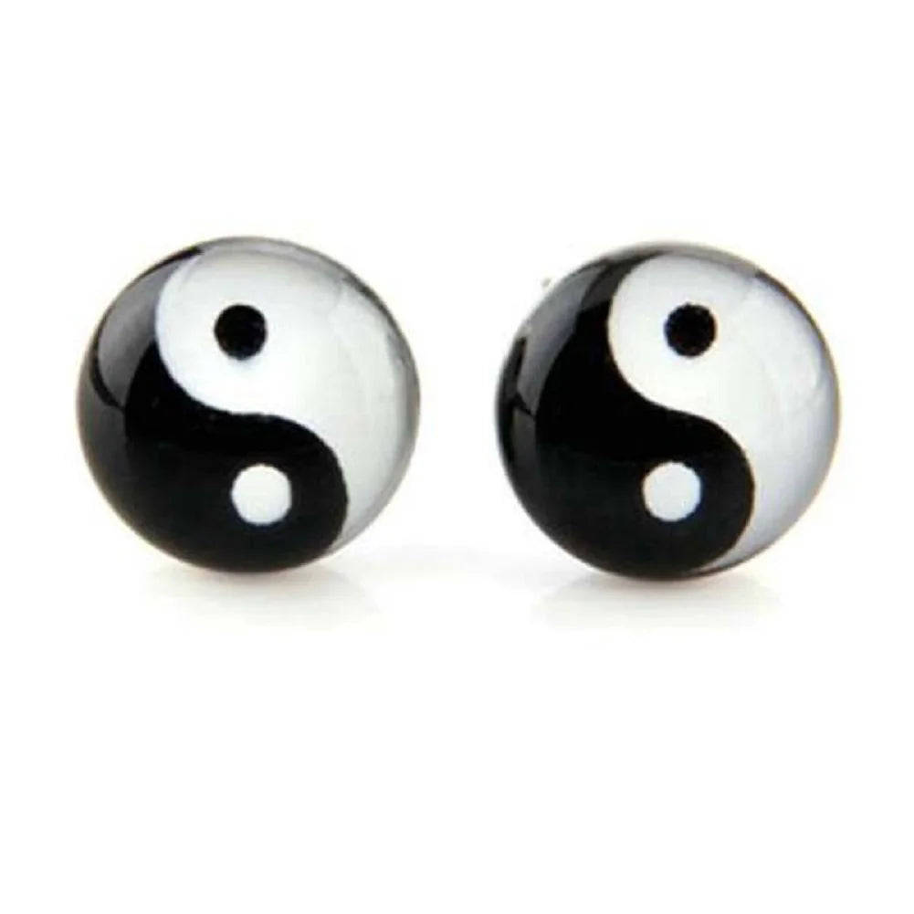 Aretes de Clavo Yin Yang Negro y Blanco