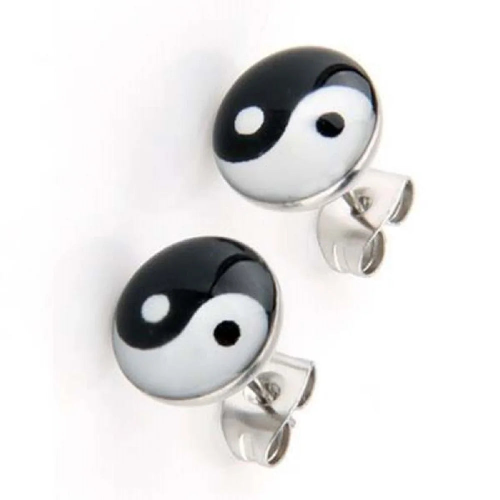 Aretes de Clavo Yin Yang Negro y Blanco