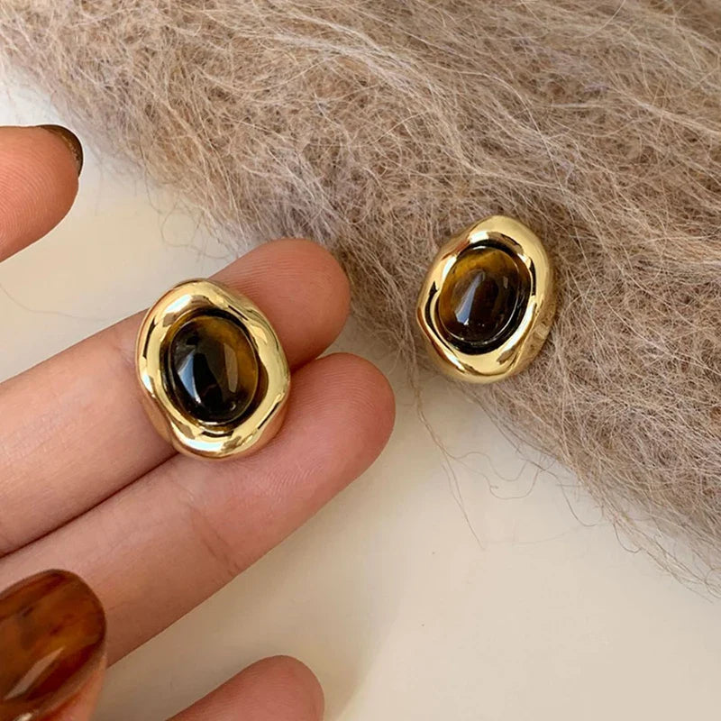 Aretes de Botón Ovalados Ojo de Tigre