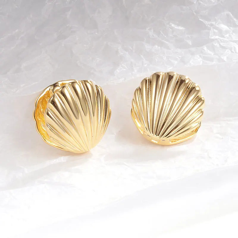 Aretes de Concha de Vieira en Oro