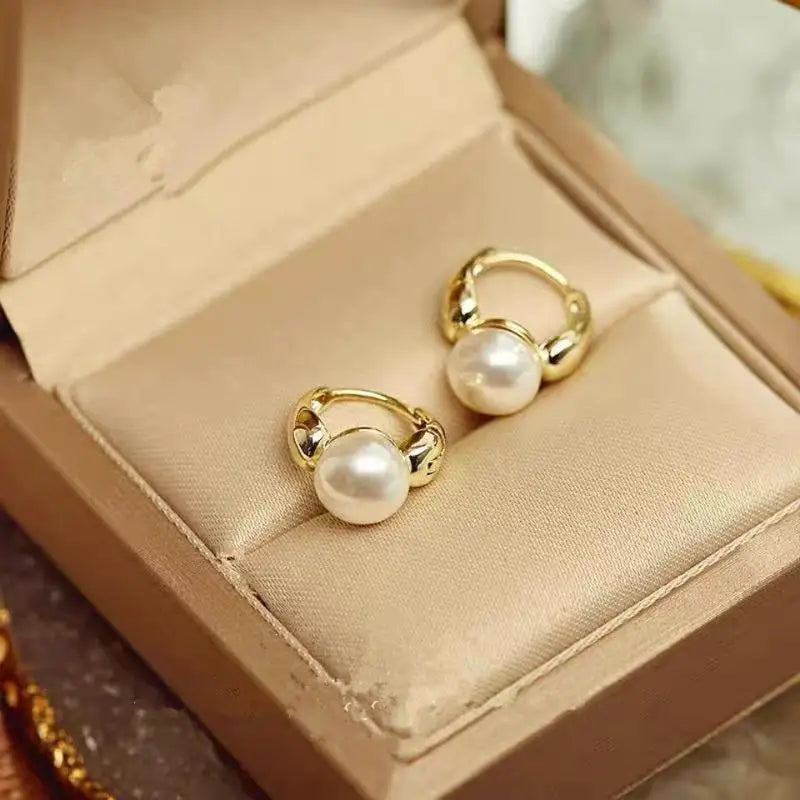Pendientes Aros de Estilo Retro con Perla