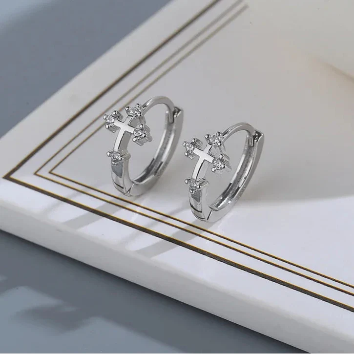 Aretes Aros Cruz de Jesús con Circonio