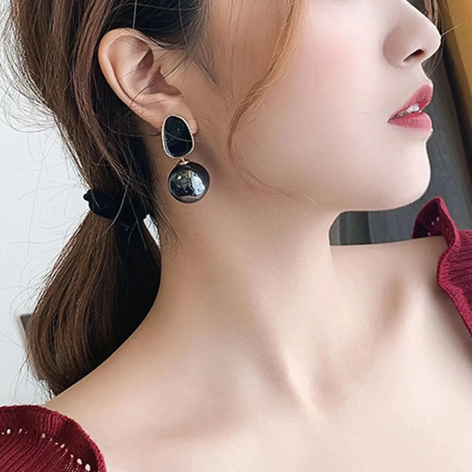 Aretes de Estilo Retro con Perlas Blancas negro