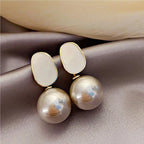 Aretes de Estilo Retro con Perlas Blancas beige