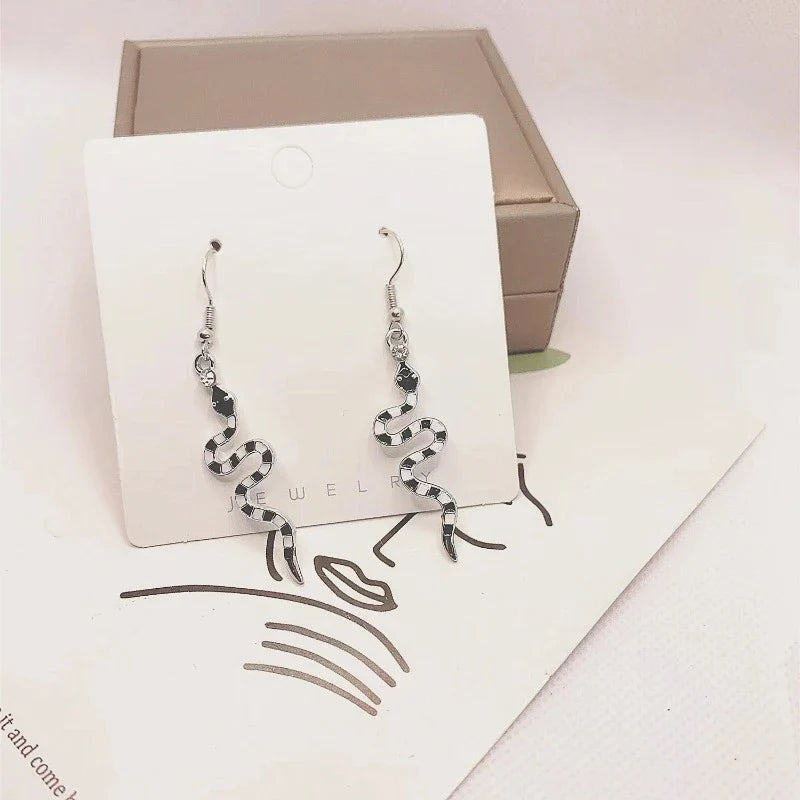 Aretes para Mujer Reptil Serpiente negro blanco