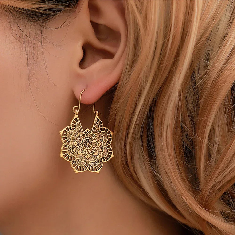 Aretes para Mujer Mandala Flor en Oro
