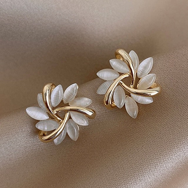 Aretes Flor Dorada para Mujer