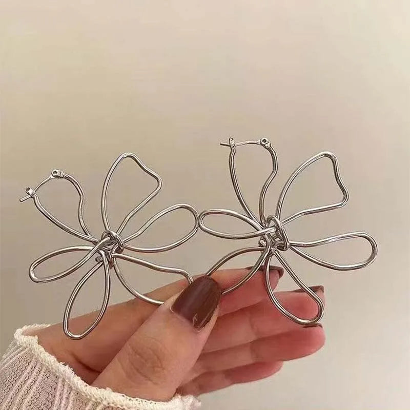 Aretes de Flores Vintage Asimétricas de Plata