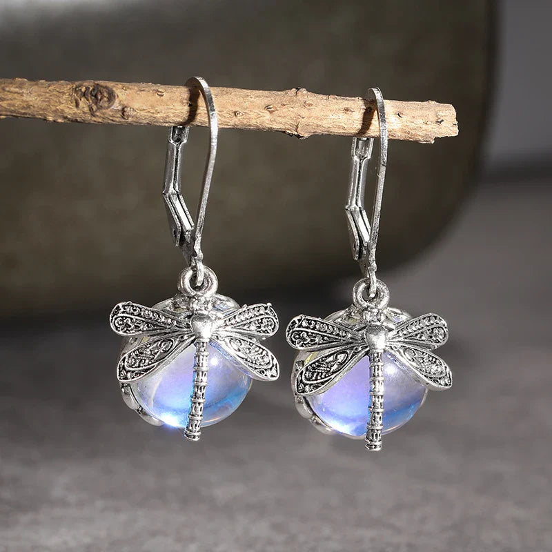 Pendientes Colgantes de Mariposa y Piedra de Luna
